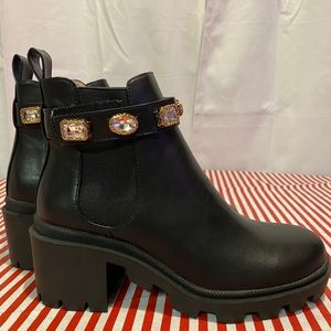 Steve Madden Amulet Black